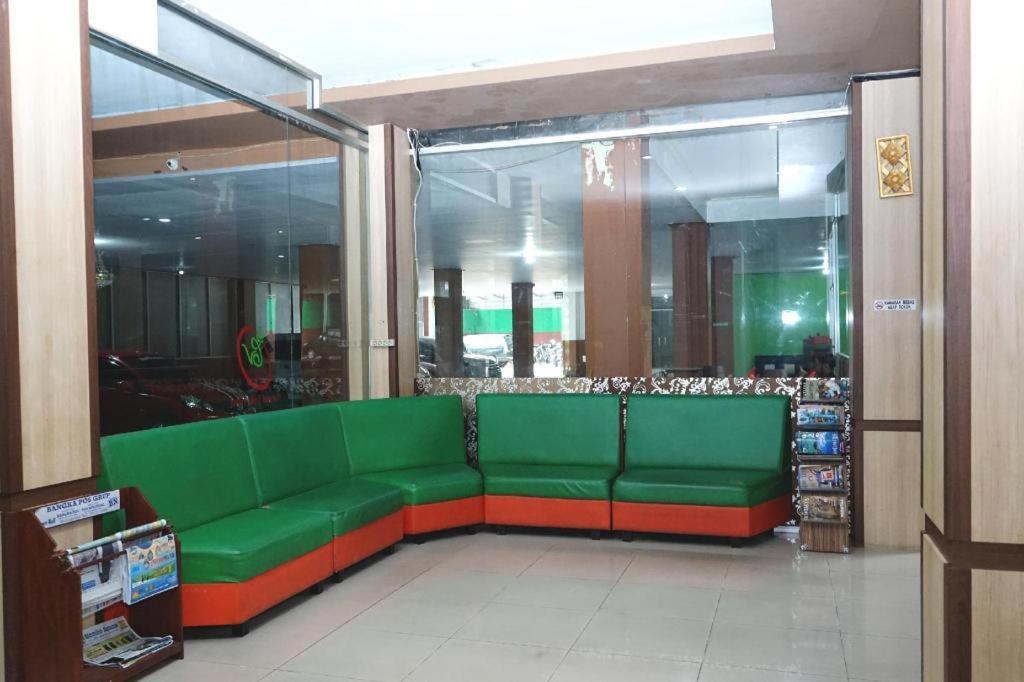 Grand Vella Hotel Pangkal Pinang Buitenkant foto
