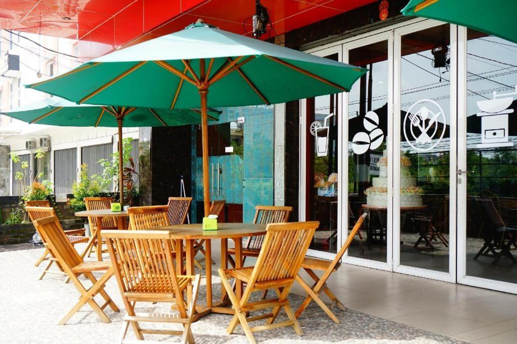 Grand Vella Hotel Pangkal Pinang Buitenkant foto