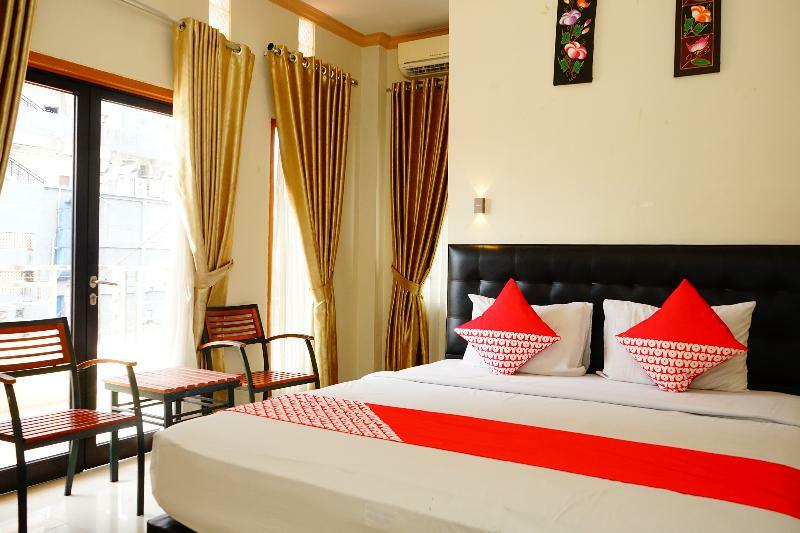 Grand Vella Hotel Pangkal Pinang Buitenkant foto