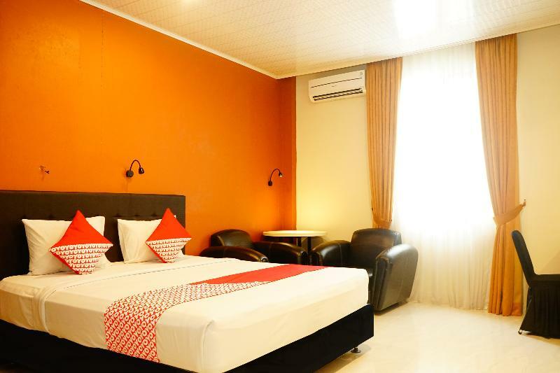 Grand Vella Hotel Pangkal Pinang Buitenkant foto