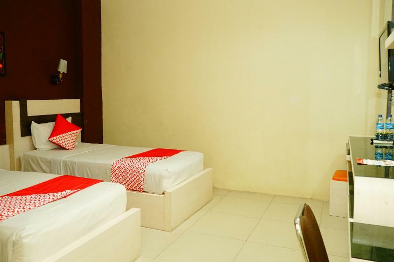 Grand Vella Hotel Pangkal Pinang Buitenkant foto